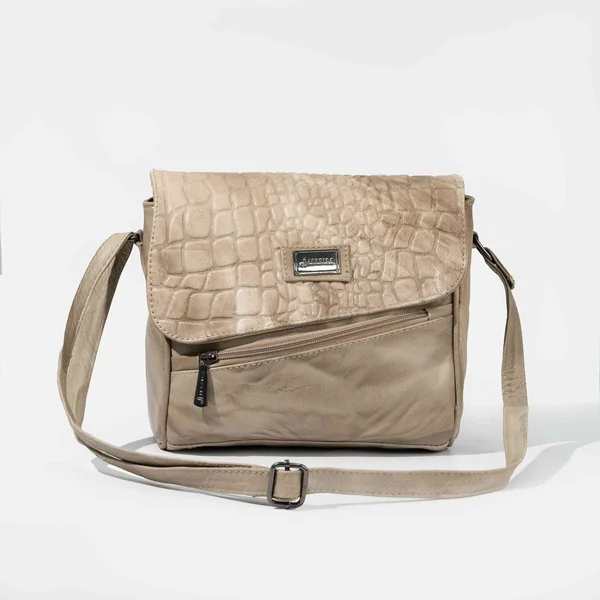 المقاس 25 طول * 27 عرض
شنط ...